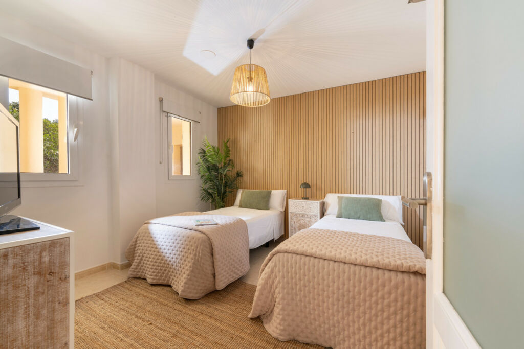 Middle Floor Apartment San Roque Club Cádiz - image 6
