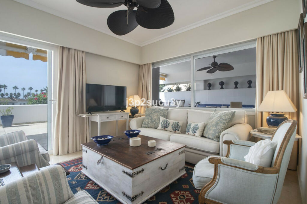 Middle Floor Apartment Guadalmina Baja Málaga - image 7