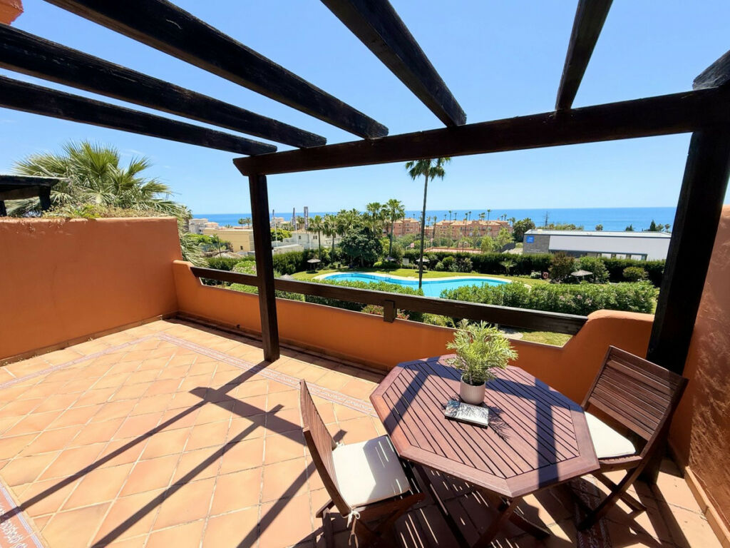 Middle Floor Apartment Estepona Málaga - image 7