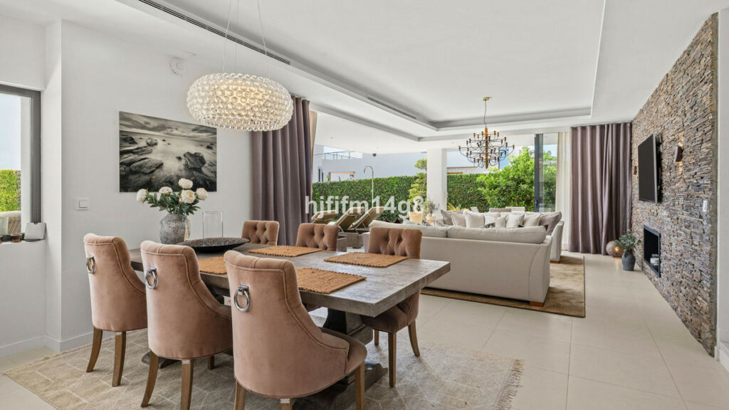 Detached Villa San Pedro de Alcántara Málaga - image 7