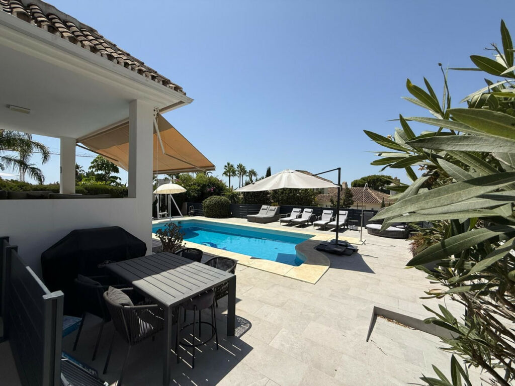 Detached Villa Marbesa Málaga - image 7