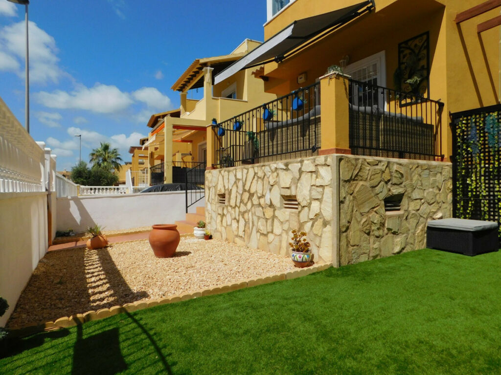 Detached Villa Villamartin Alicante - image 7