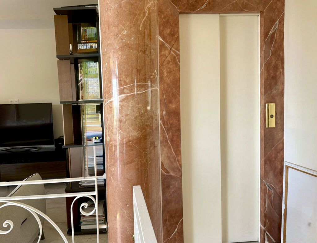 Detached Villa Sierra Blanca Málaga - image 8