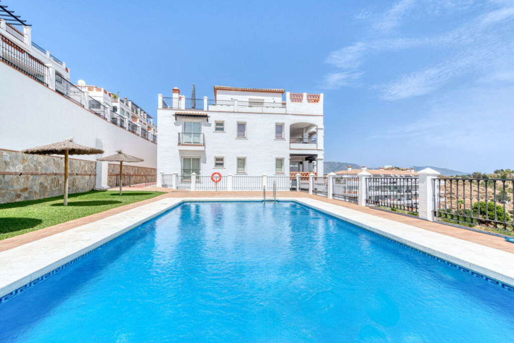 Ground Floor Apartment Calahonda Málaga - image 7