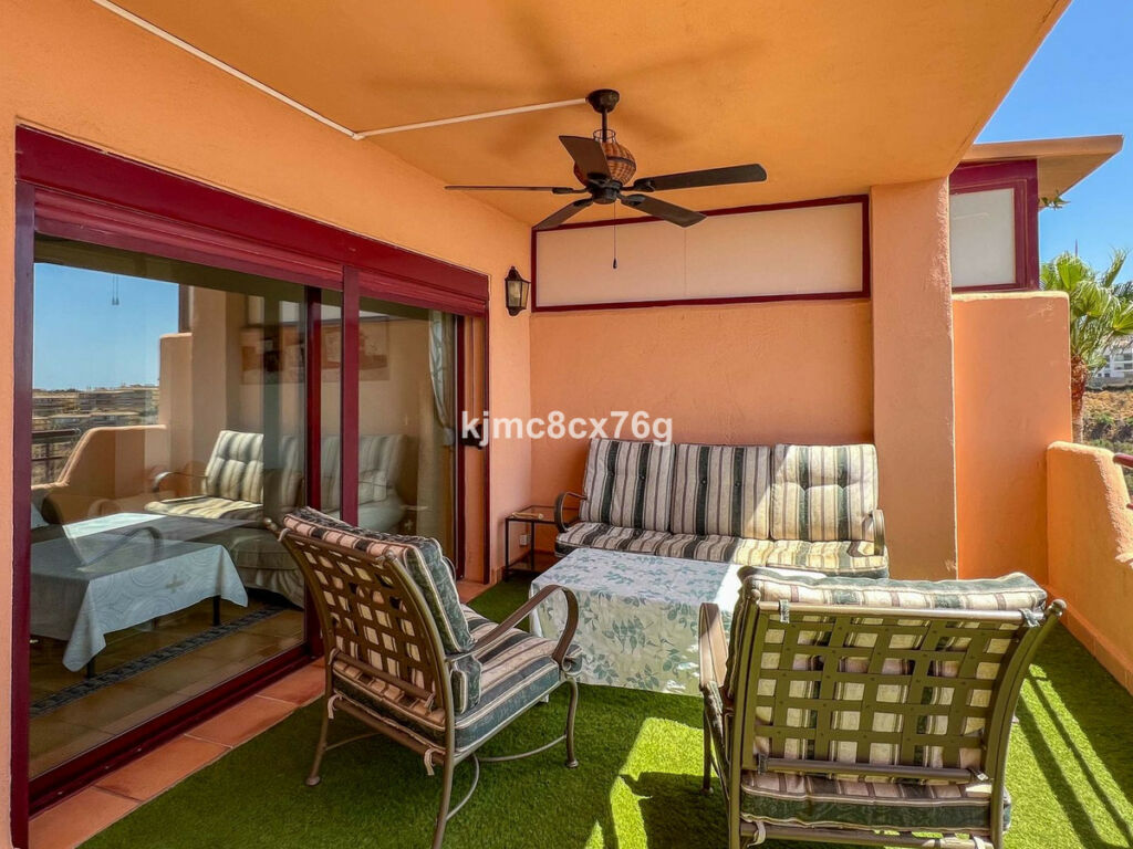 Middle Floor Apartment Calahonda Málaga - image 7