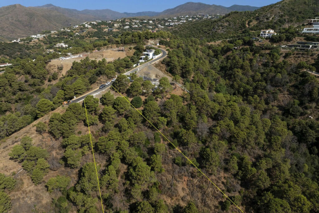 Residential Plot Benahavís Málaga - image 8