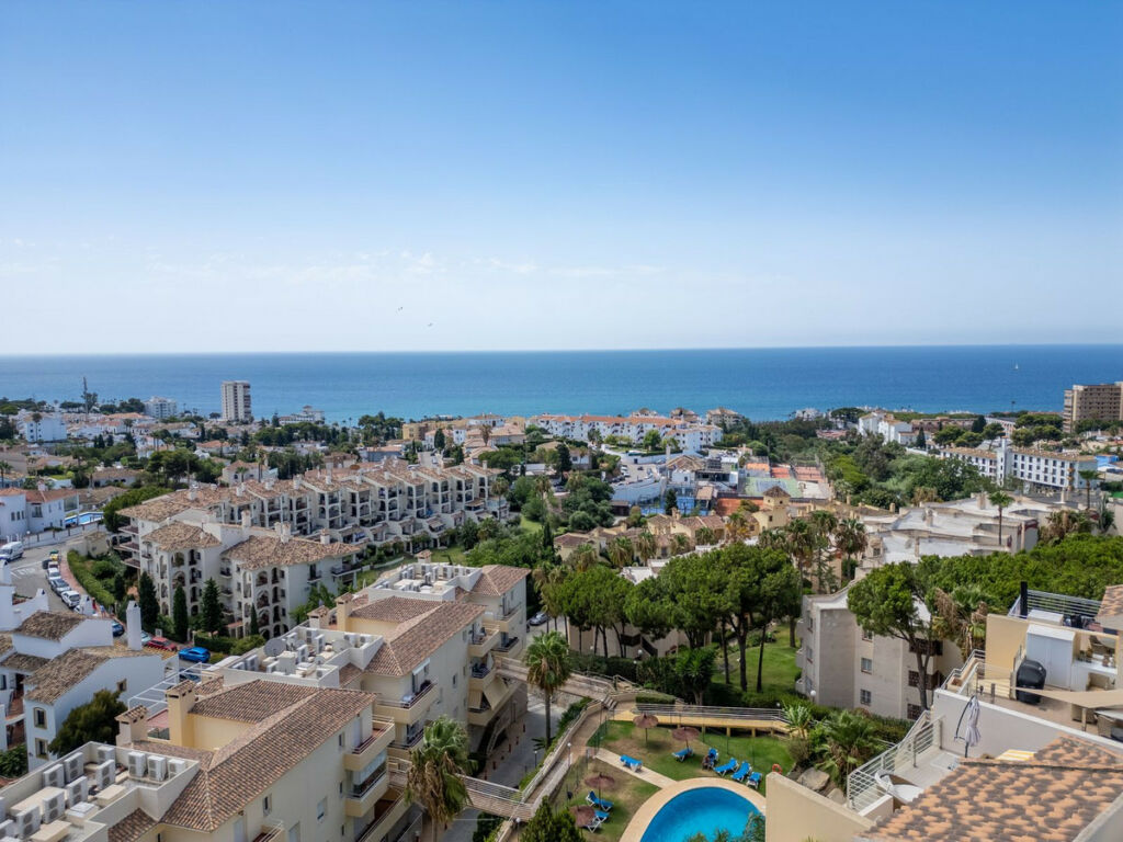 Middle Floor Apartment Riviera del Sol Málaga - image 7