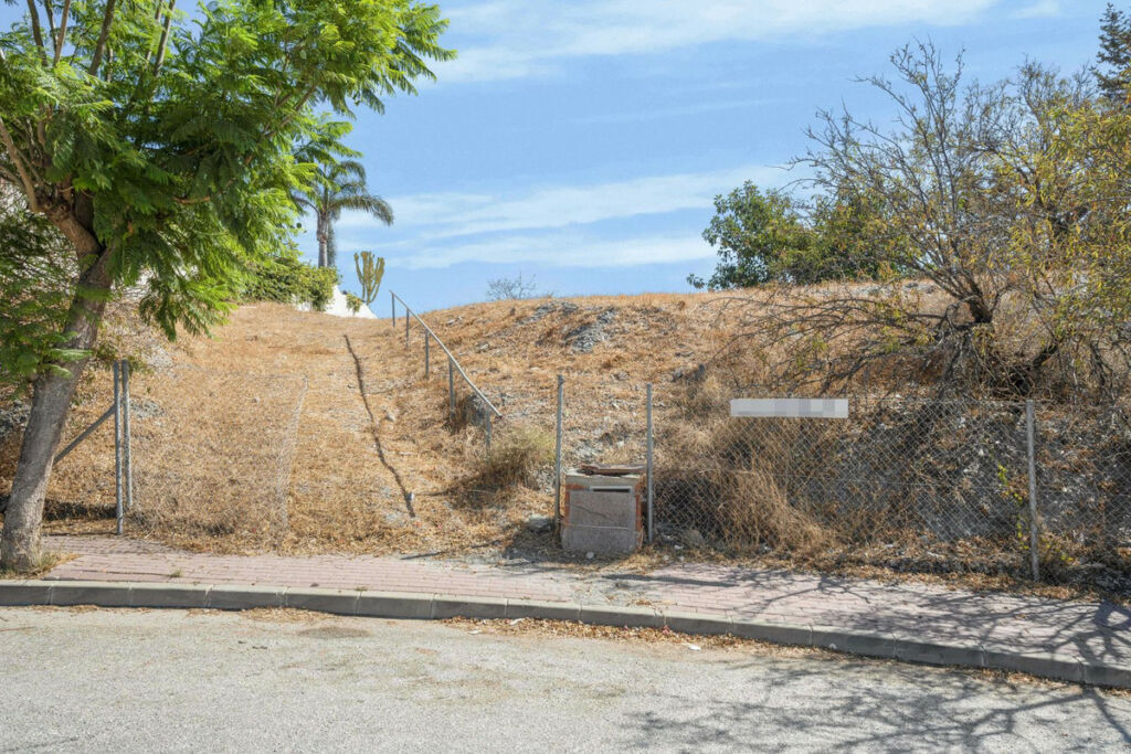 Residential Plot Almayate Málaga - image 10