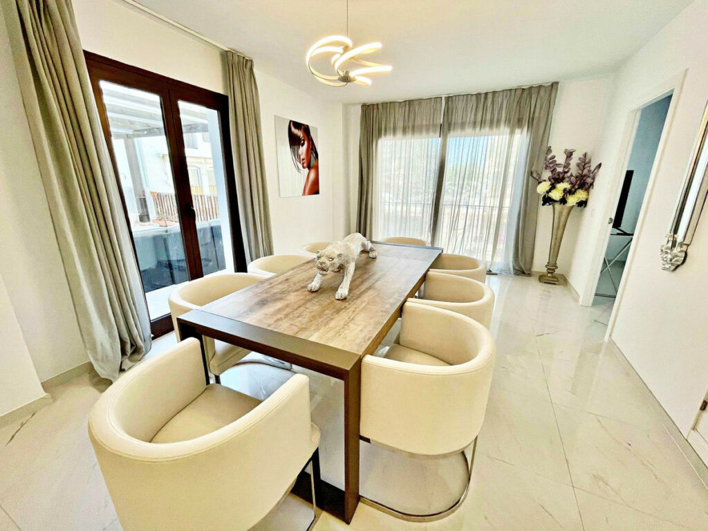Middle Floor Apartment Puerto Banús Málaga - image 7