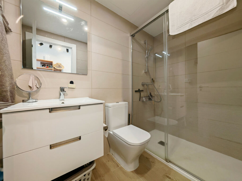 Middle Floor Apartment Estepona Málaga - image 7