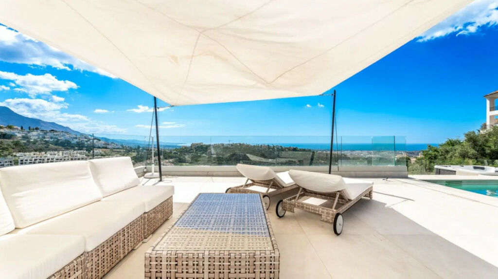 Detached Villa Los Arqueros Málaga - image 7