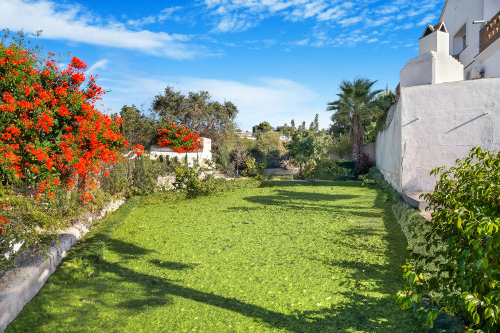 Detached Villa Elviria Málaga - image 7