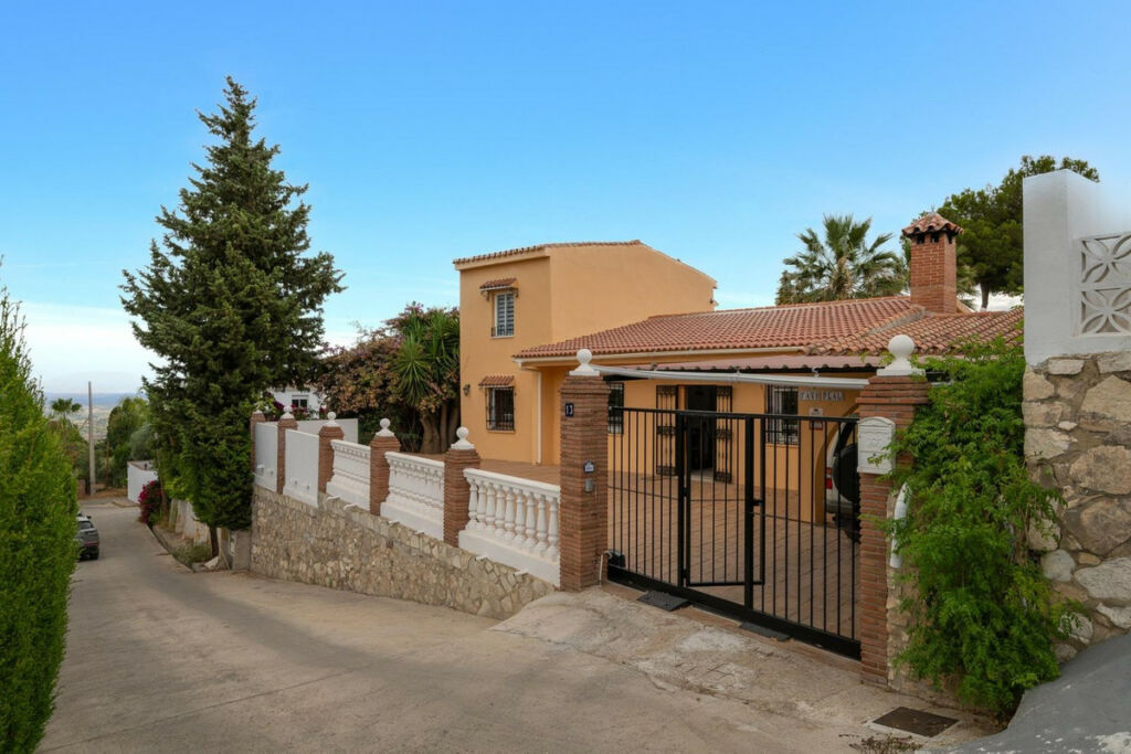 Detached Villa Alhaurín el Grande Málaga - image 7