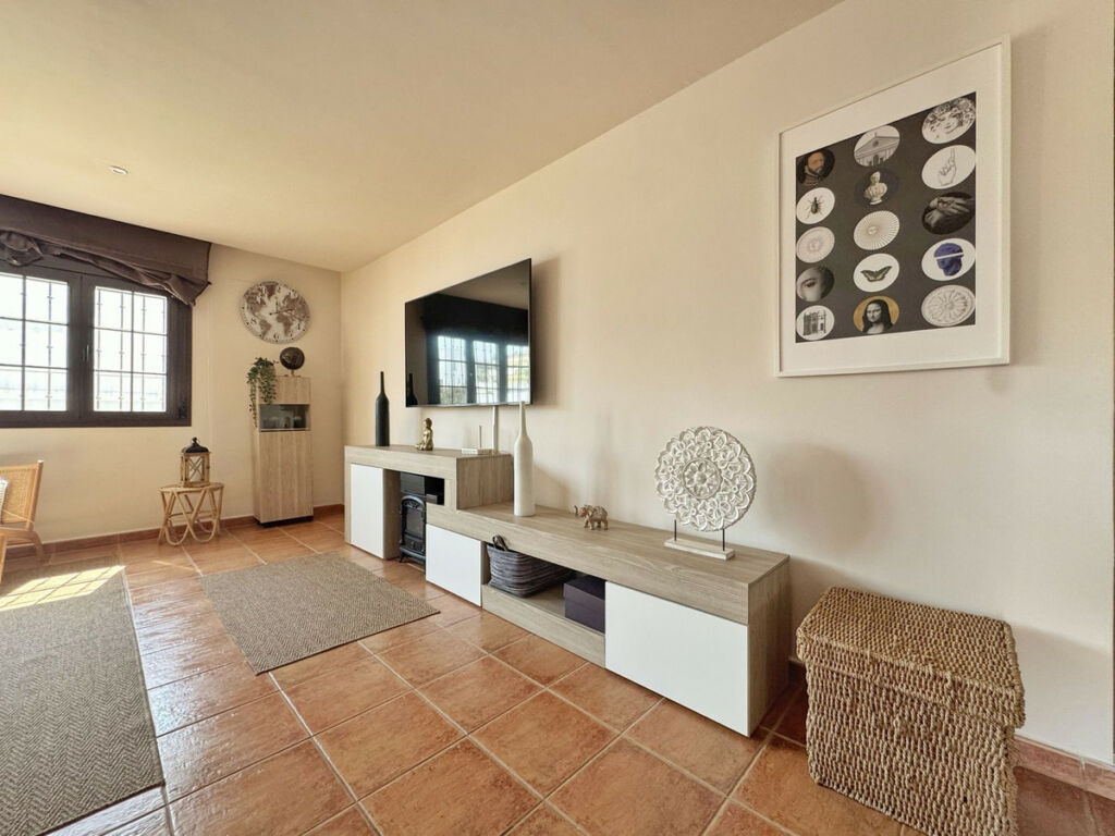 Detached Villa Sierrezuela Málaga - image 7