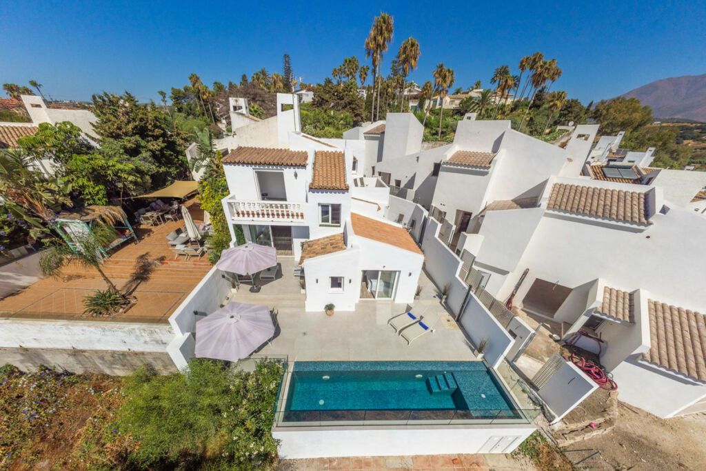 Detached Villa Estepona Málaga - image 74