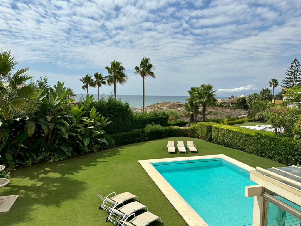 Detached Villa Marbella Málaga - image 10
