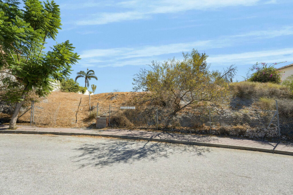 Residential Plot Almayate Málaga - image 11