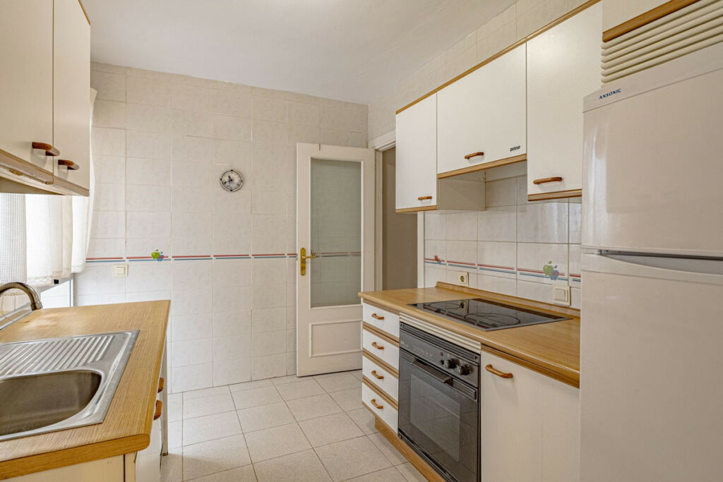 Middle Floor Apartment Los Boliches Málaga - image 8