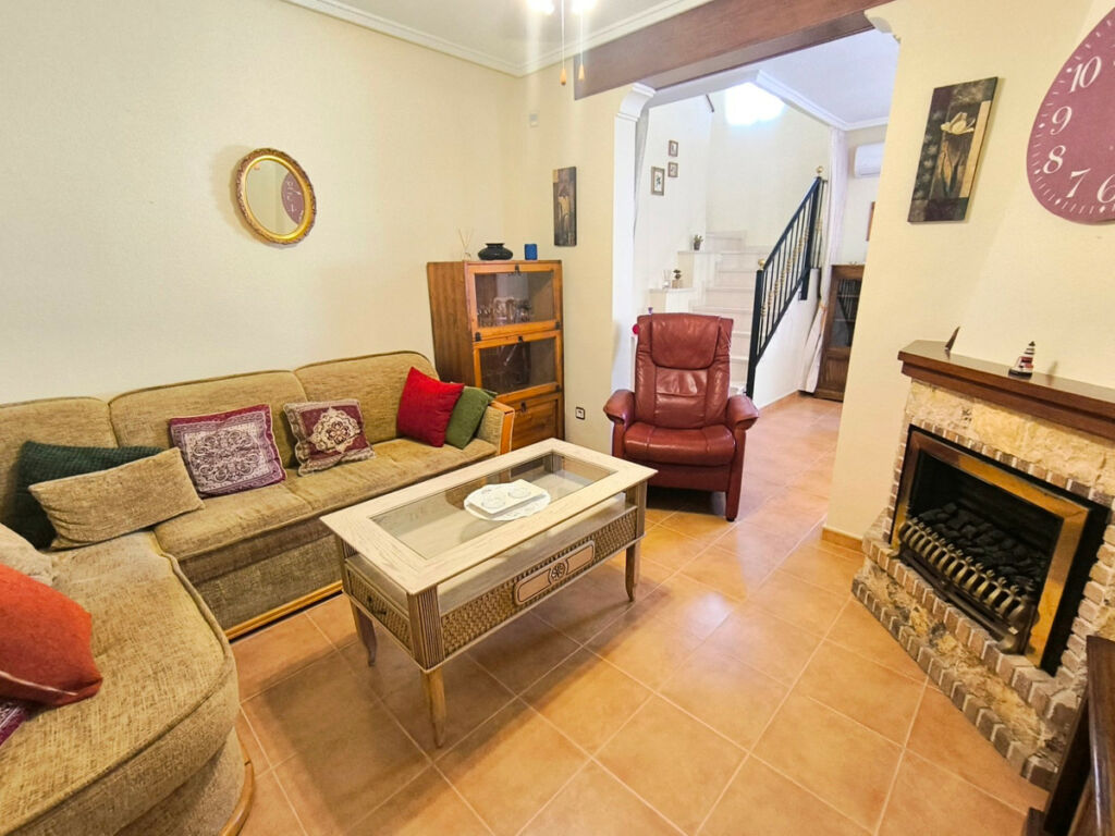 Detached Villa Algorfa Alicante - image 8