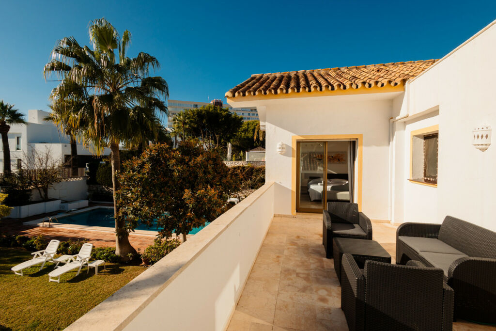 Detached Villa Las Chapas Málaga - image 8
