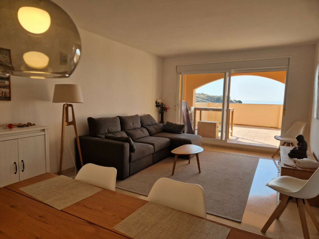 Middle Floor Apartment Calahonda Málaga - image 11