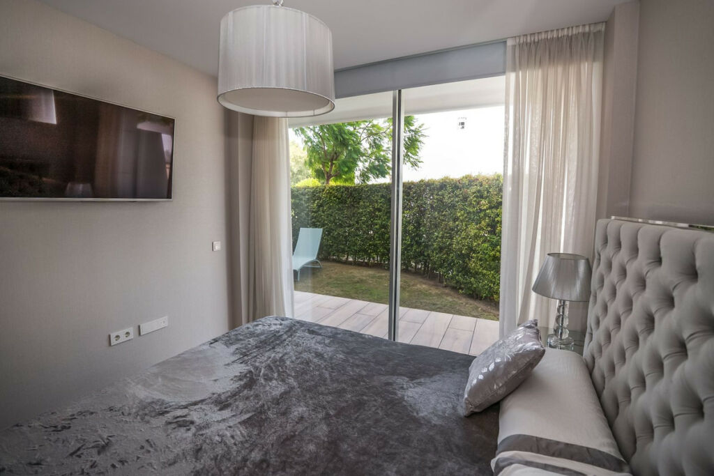 Ground Floor Apartment Estepona Málaga - image 9