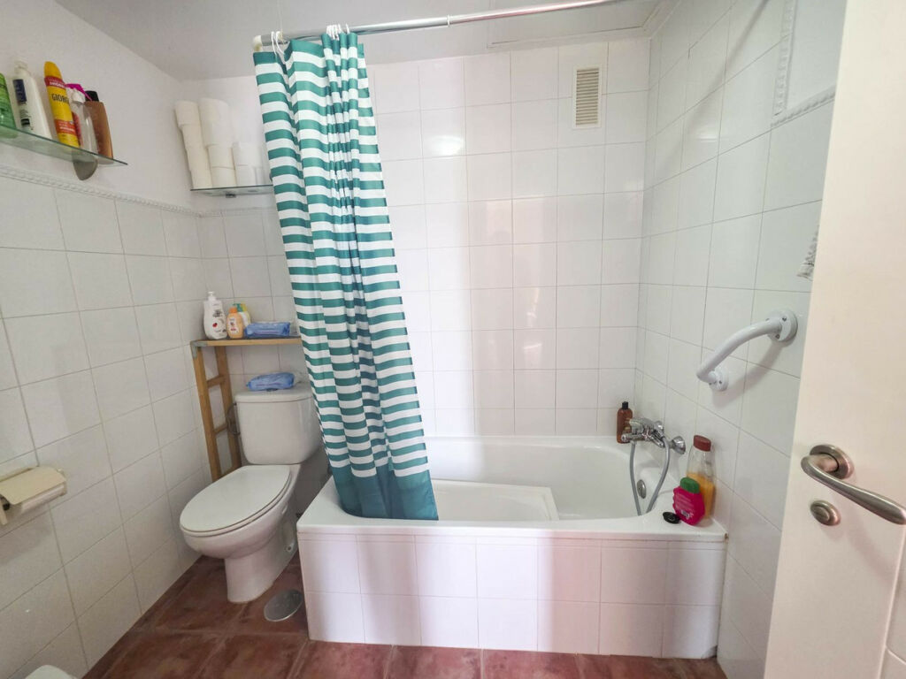 Middle Floor Apartment Casares Playa Málaga - image 8
