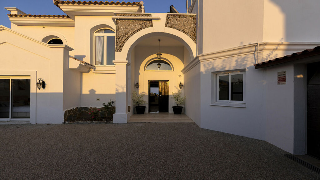 Detached Villa Casares Málaga - image 8