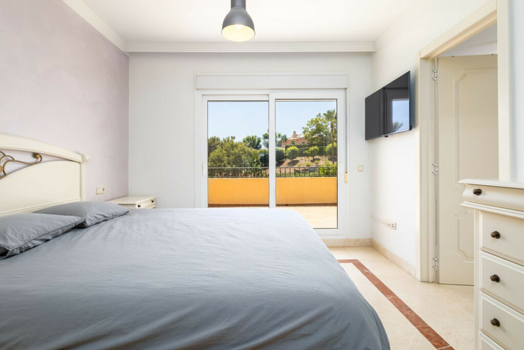 Semi-Detached House Riviera del Sol Málaga - image 8