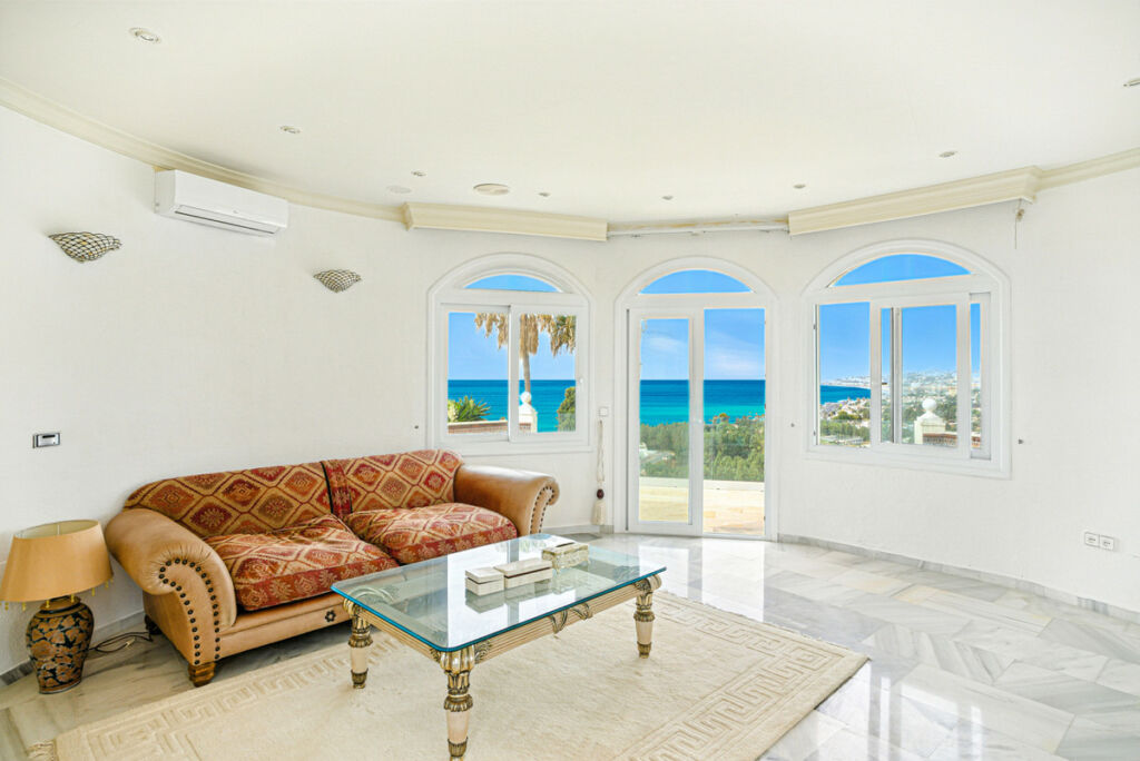 Detached Villa El Chaparral Málaga - image 9