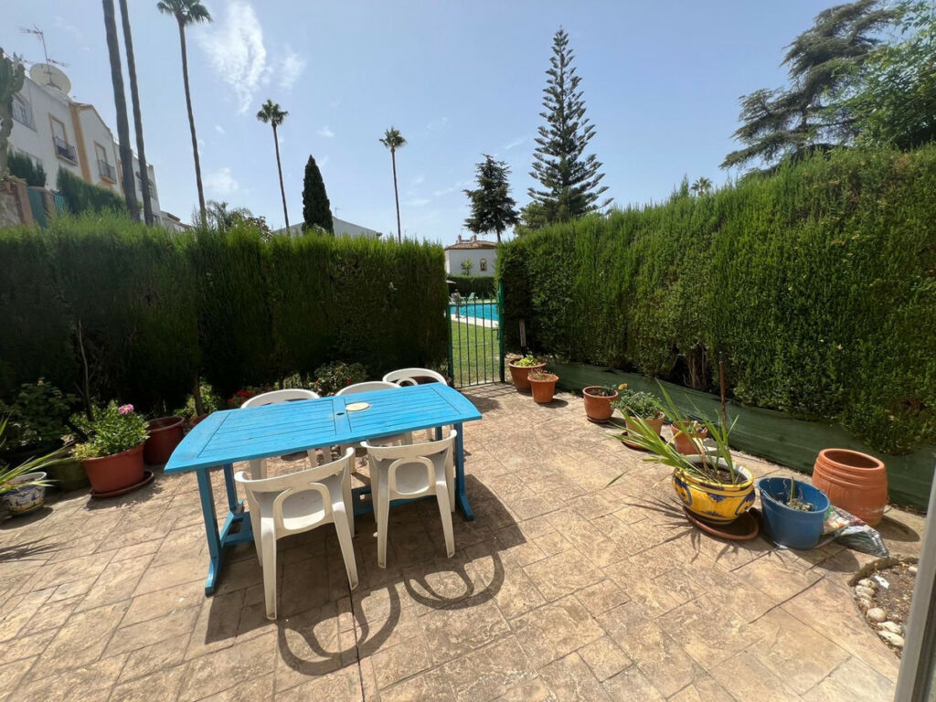 Townhouse Atalaya Málaga - image 8