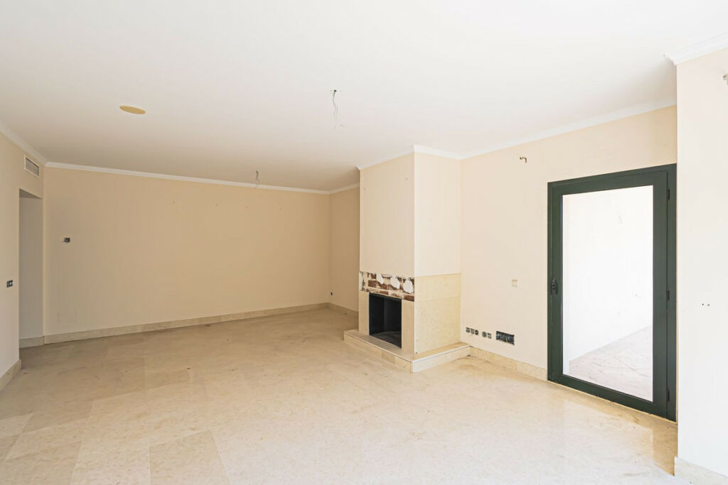Ground Floor Apartment Benahavís Málaga - image 8