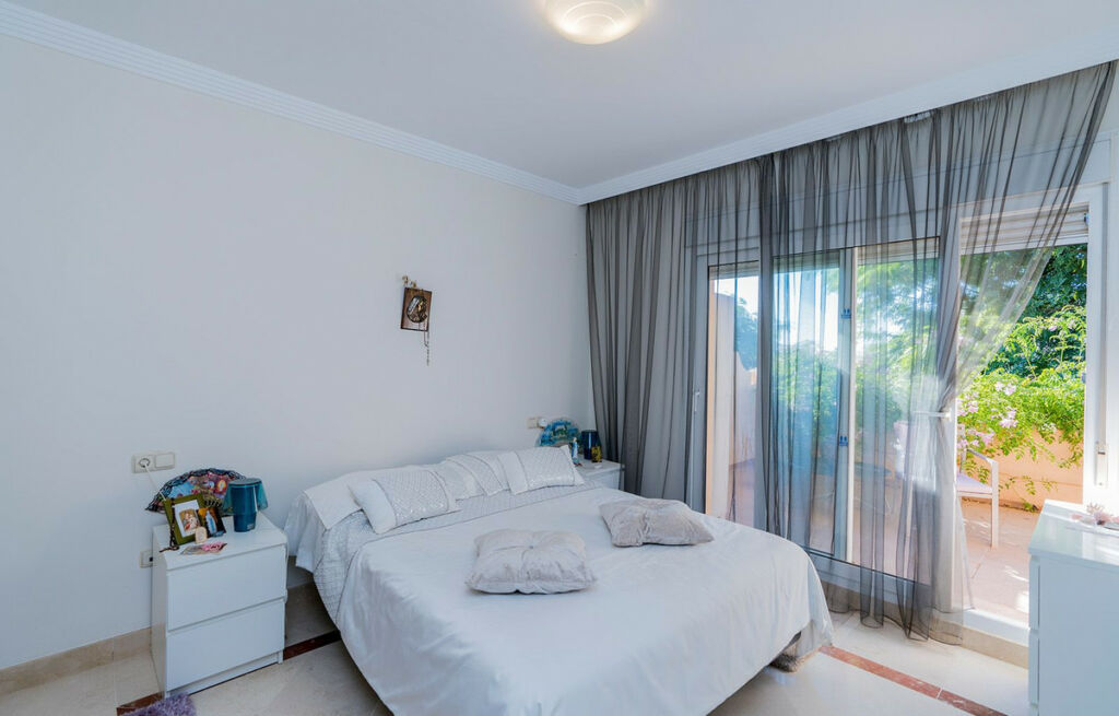 Semi-Detached House Riviera del Sol Málaga - image 8