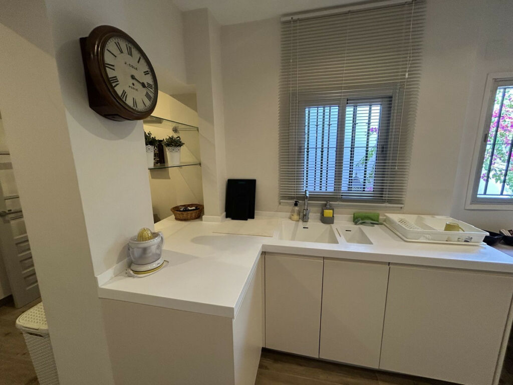 Townhouse Aloha Málaga - image 8
