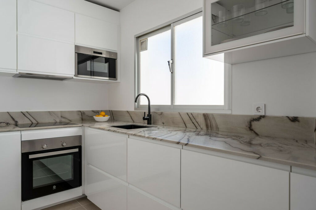 Top Floor Apartment Estepona Málaga - image 8