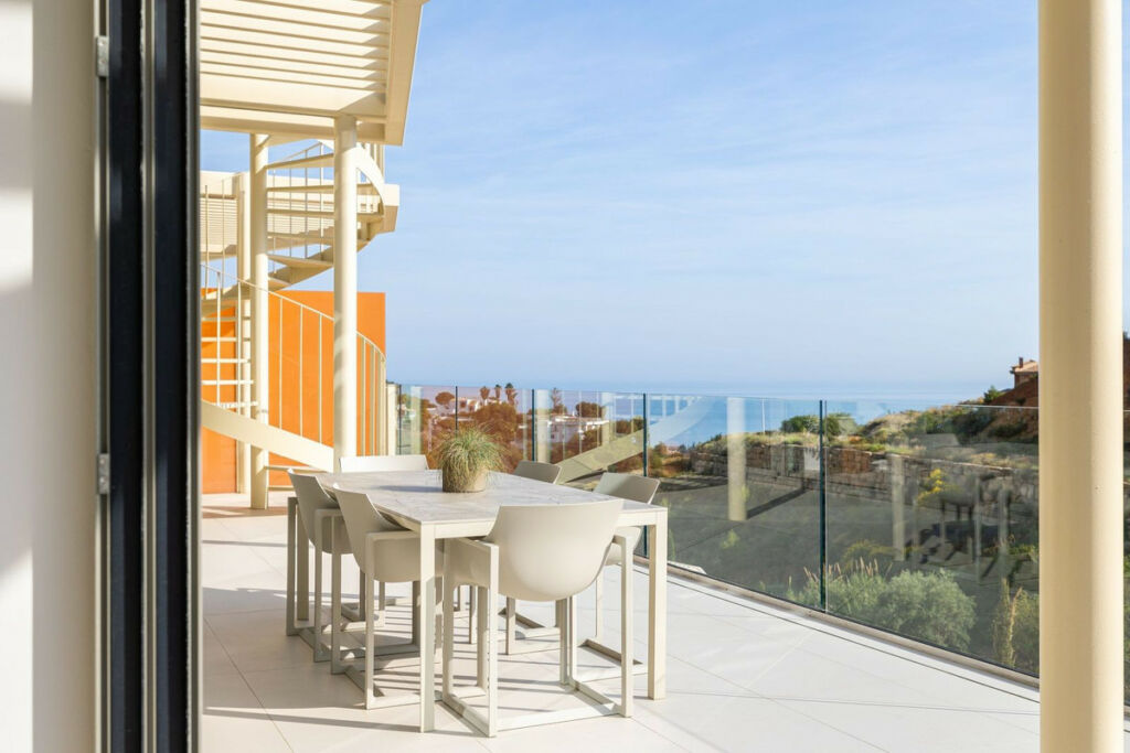 Penthouse Higueron Málaga - image 3