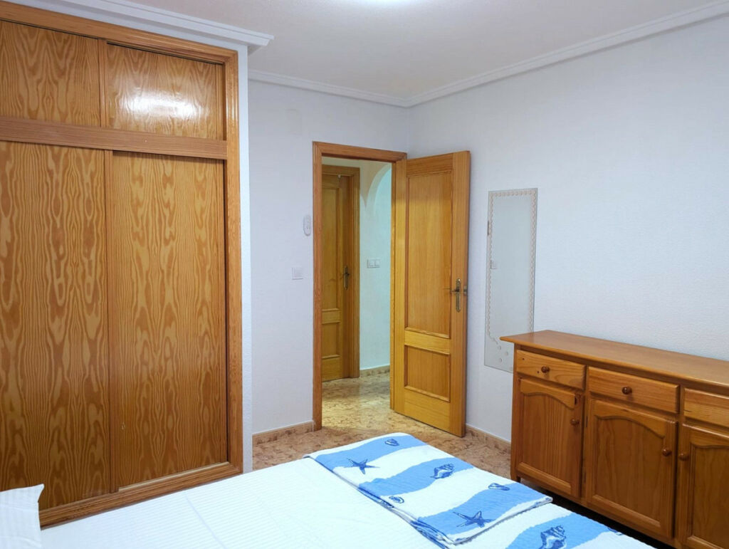 Middle Floor Apartment Torrevieja Alicante - image 8