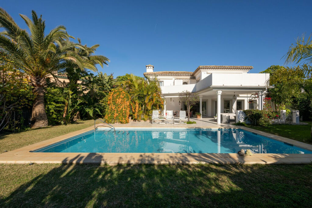Detached Villa Marbesa Málaga - image 8