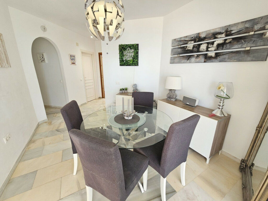 Penthouse Calahonda Málaga - image 8