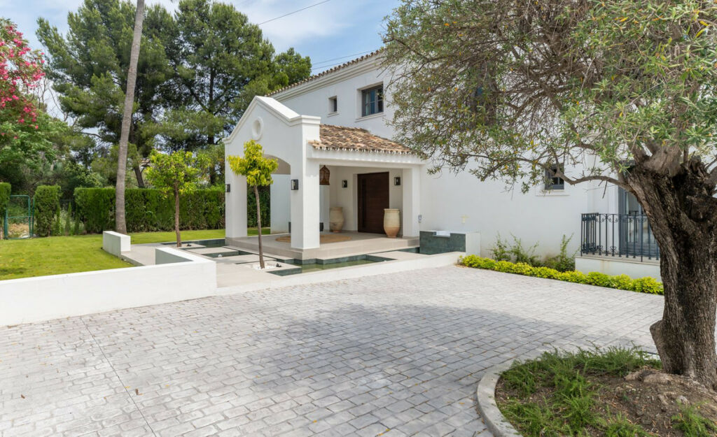 Detached Villa Atalaya Málaga - image 8