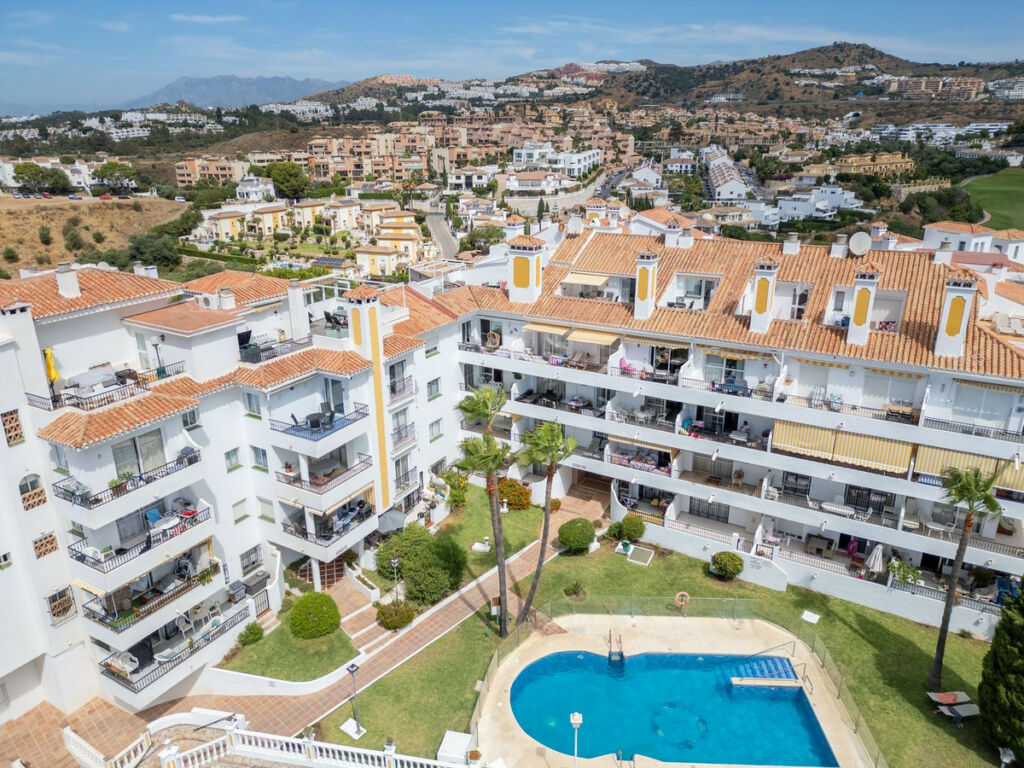 Middle Floor Apartment Riviera del Sol Málaga - image 8