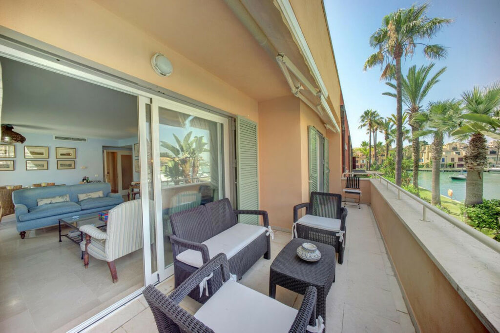 Middle Floor Apartment Sotogrande Marina Cádiz - image 8