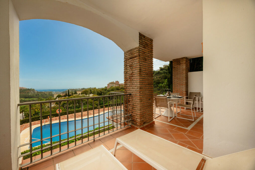 Middle Floor Apartment Los Arqueros Málaga - image 8