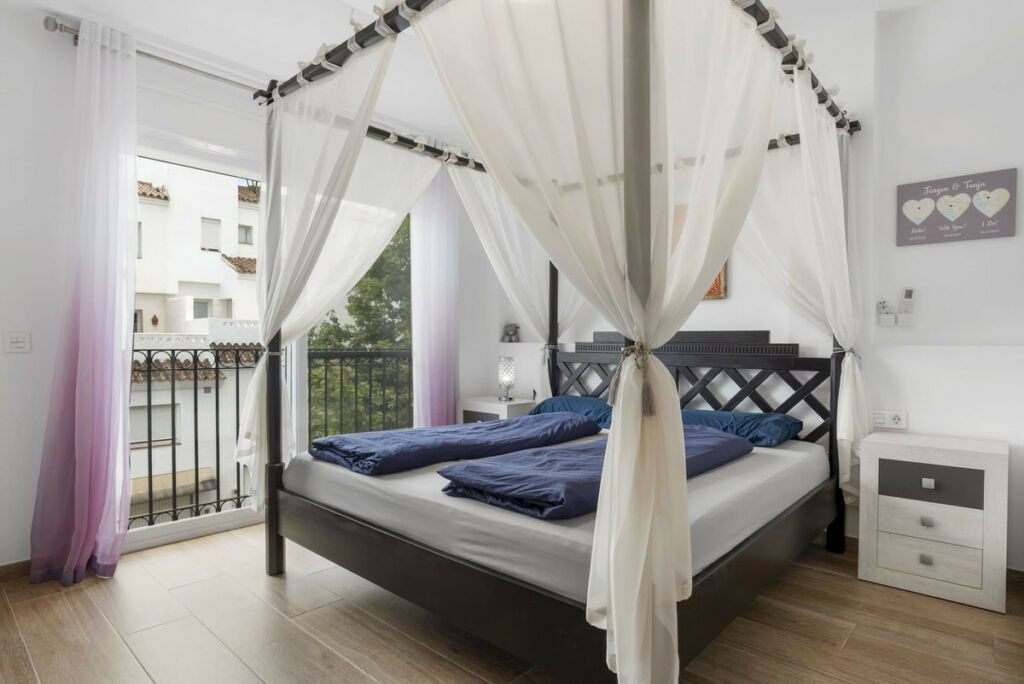 Townhouse Estepona Málaga - image 8
