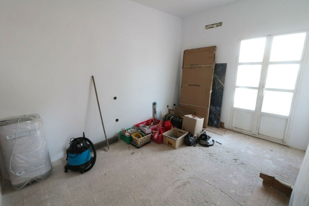 Middle Floor Apartment New Golden Mile Málaga - image 8
