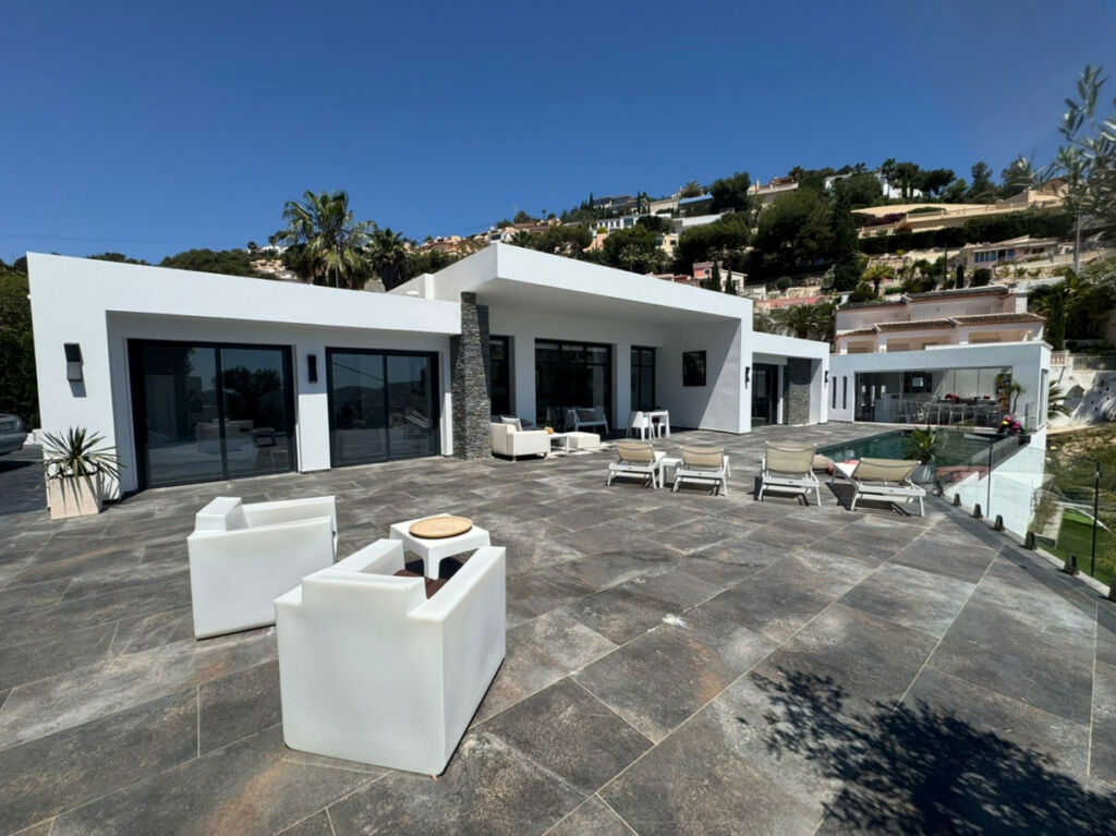 Detached Villa Moraira Alicante - image 8