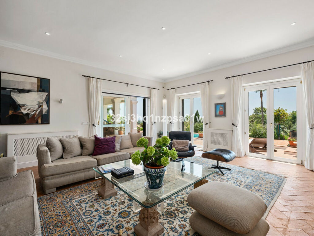 Detached Villa Sotogrande Cádiz - image 8