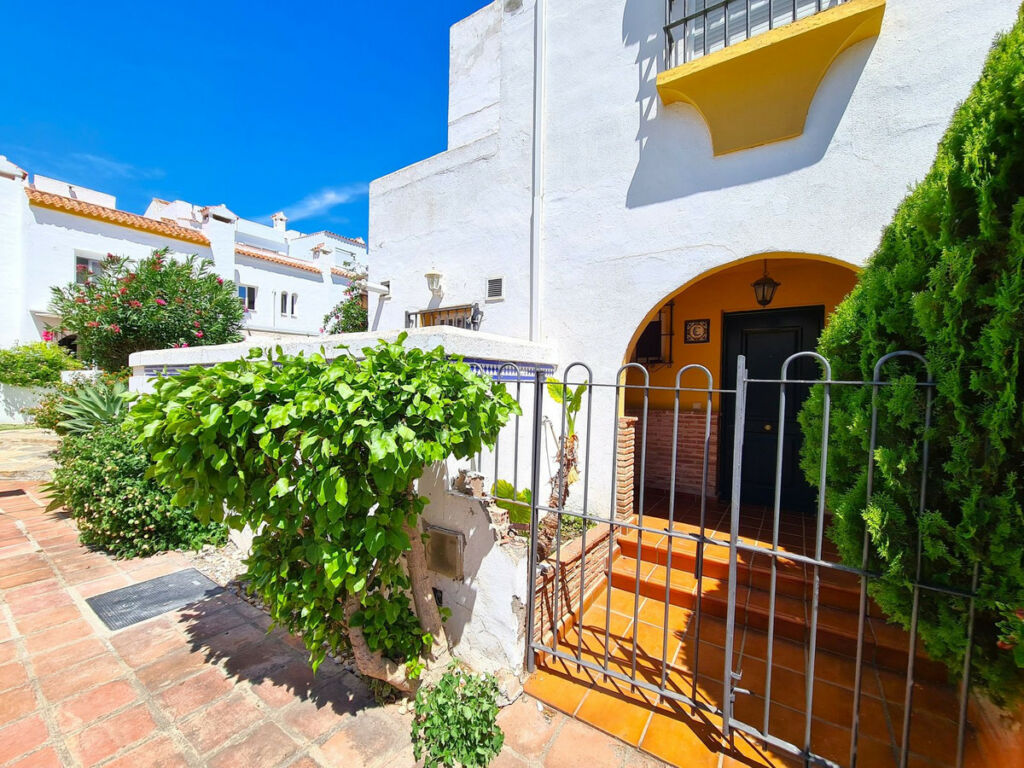Semi-Detached House Casares Playa Málaga - image 8