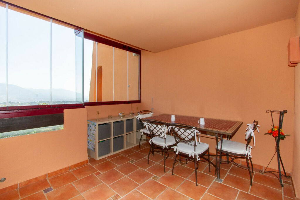 Ground Floor Apartment La Mairena Málaga - image 8