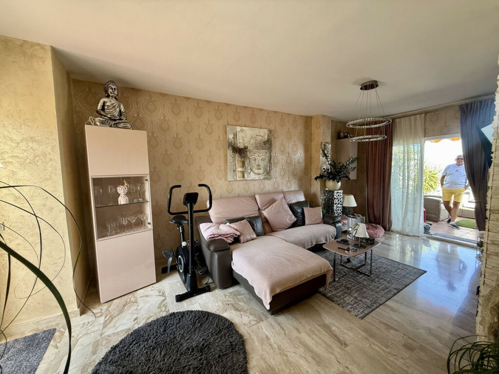 Penthouse Calahonda Málaga - image 8